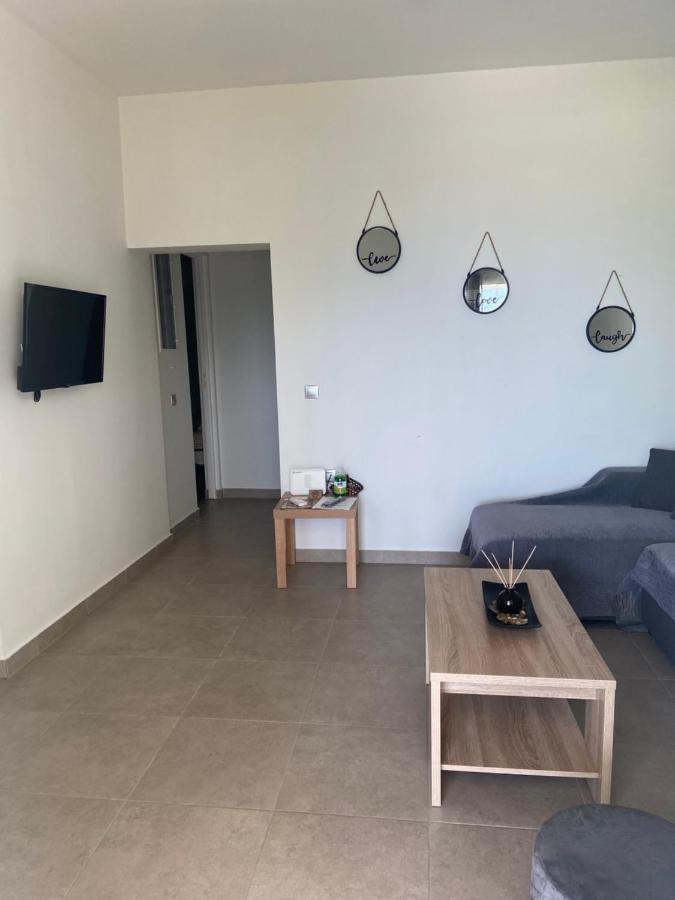 M & F House Villa Oropos Exterior foto